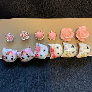 👑Pack of 6 girls kitty earrings NWOT